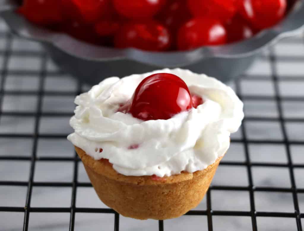 cherry-cream-pie-cookie-cups