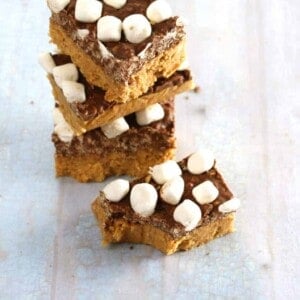 Peanut Butter Crunch Marshmallow Bars - The Salty Marshmallow