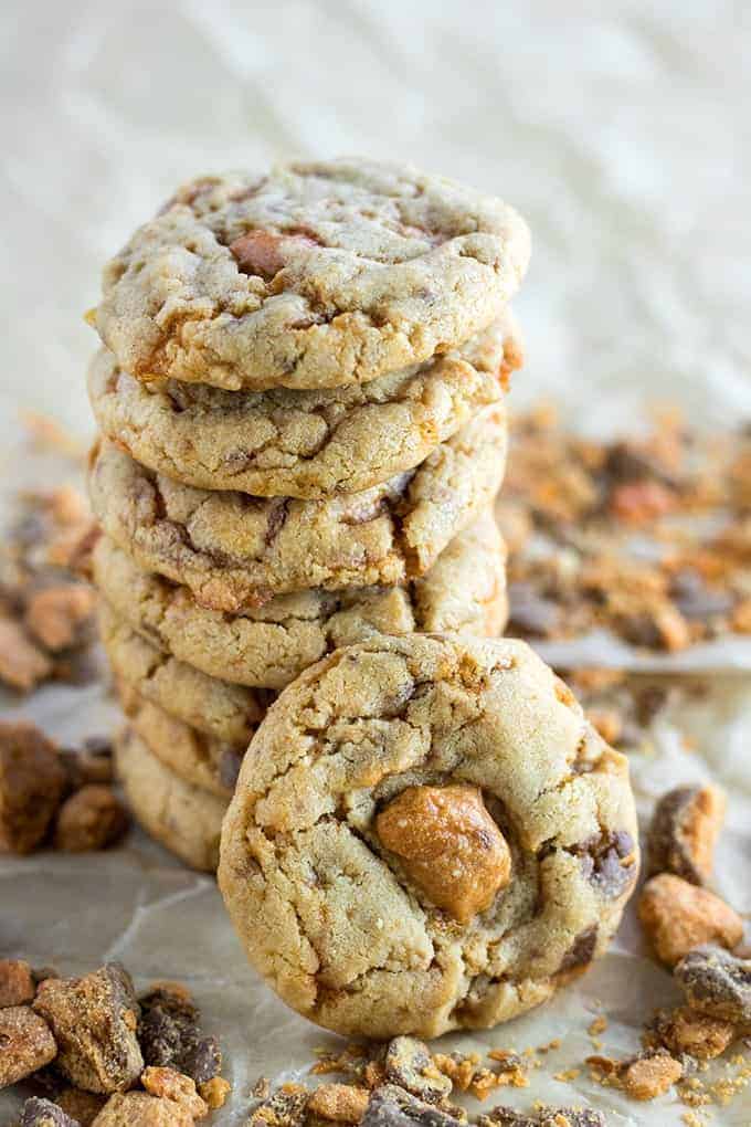 peanut butter cookies with buttefinger