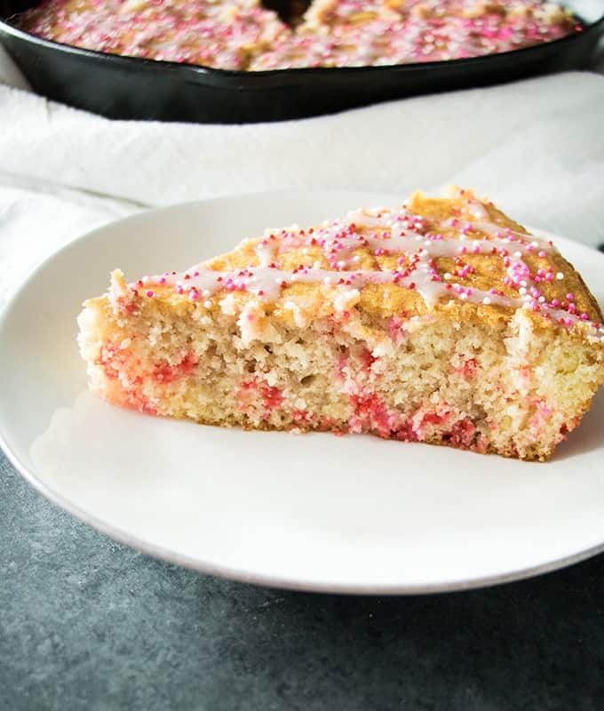 easy strawberry cake