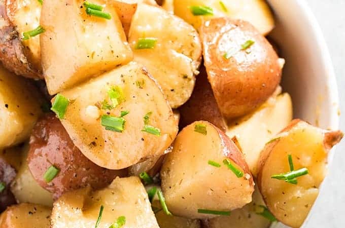 Crockpot Garlic Ranch Red Potatoes - The Salty Marshmallow