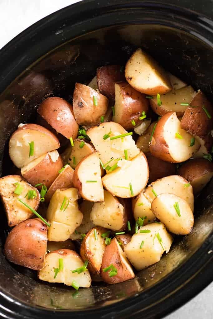 Crockpot Garlic Ranch Red Potatoes - The Salty Marshmallow