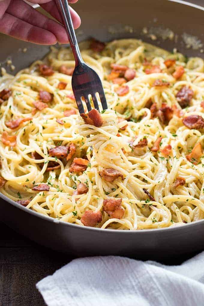 Bacon ranch pasta with garlic and parmesan cream sauce cooked in one pan