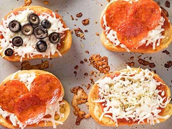 garlic bread pizza toast