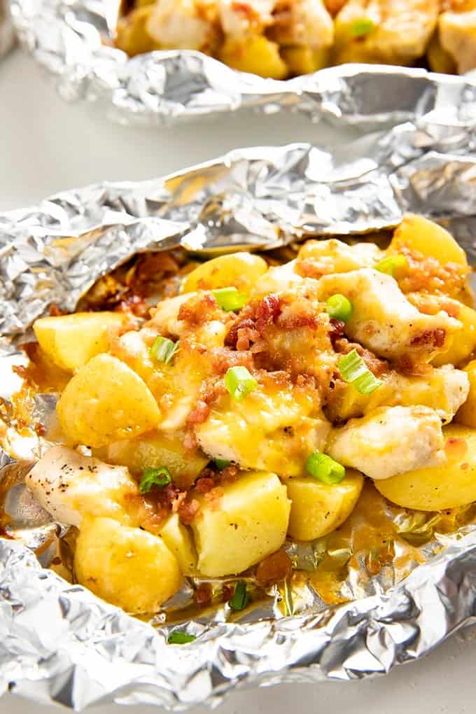 https://thesaltymarshmallow.com/wp-content/uploads/2018/06/bacon-ranch-chicken-foil-packets.jpg