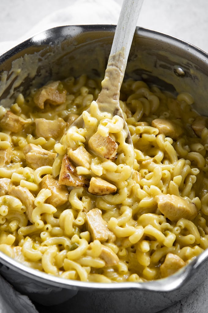 pan of chicken mac and cheese