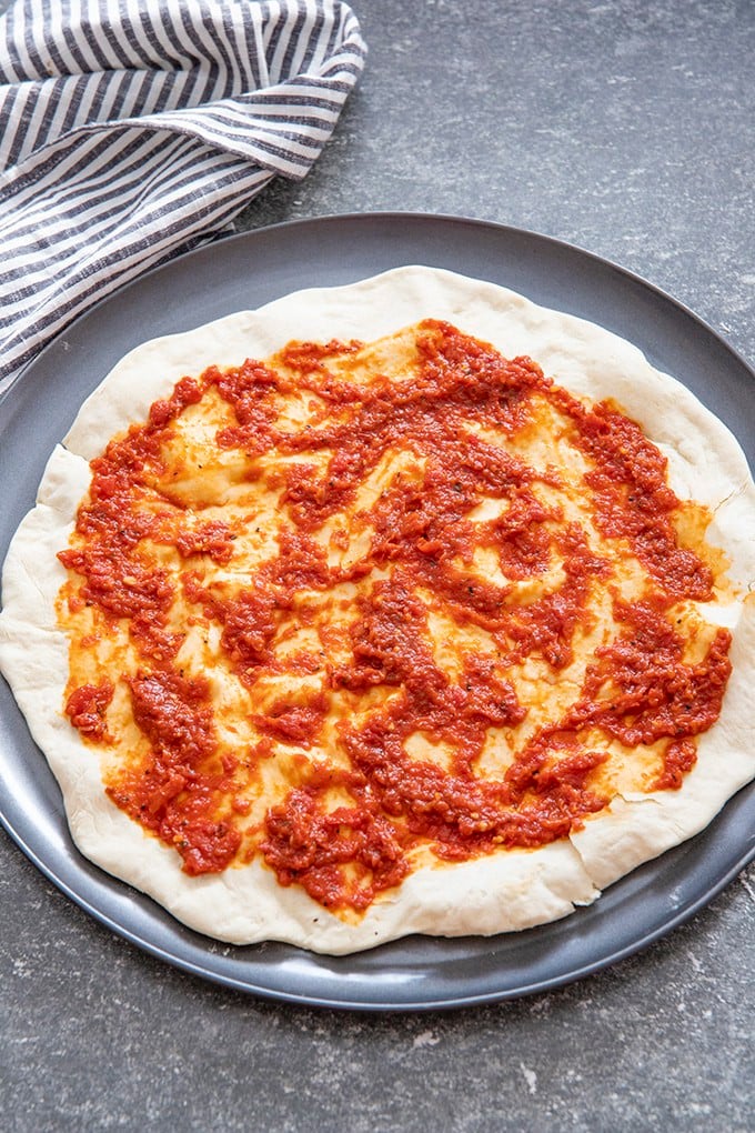 pizza sauce on pizza crust