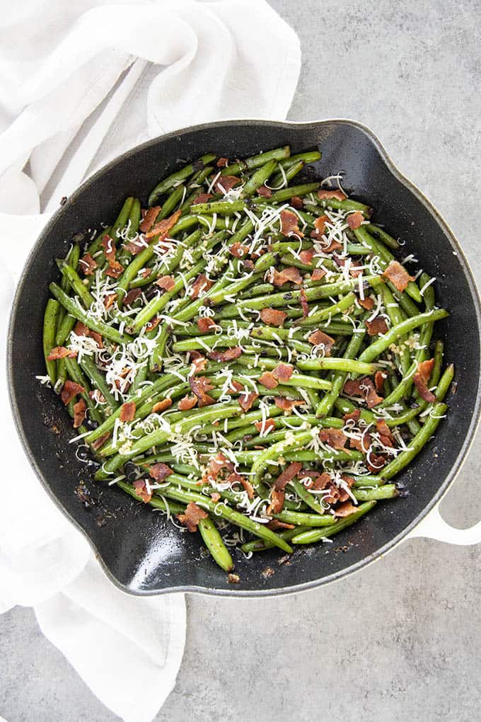green beans in a skillet