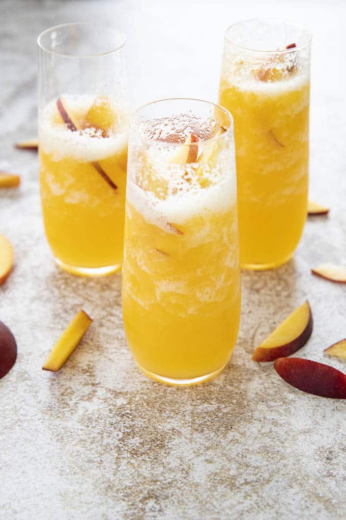 Mimosa vs. Bellini: What's the Difference?