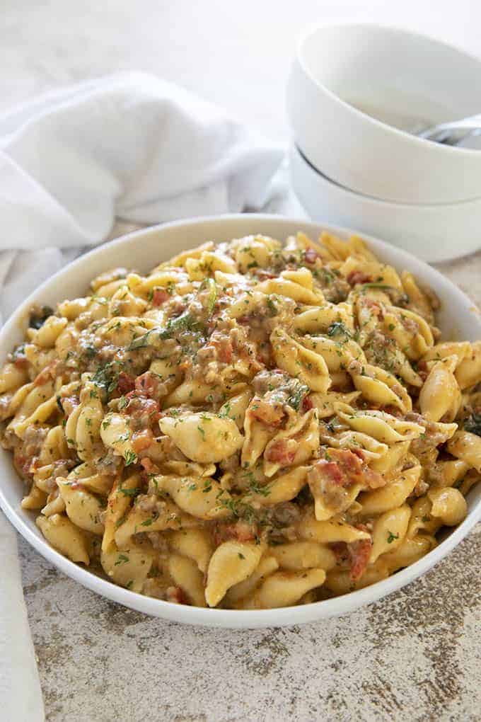 https://thesaltymarshmallow.com/wp-content/uploads/2020/01/instant-pot-italian-pasta.jpg