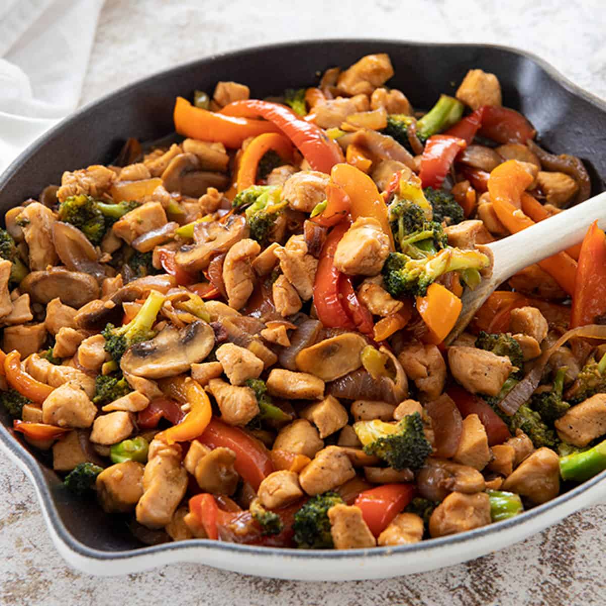 Easy Chicken Stir Fry - The Salty Marshmallow