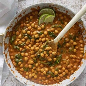 pan of chickpea curry