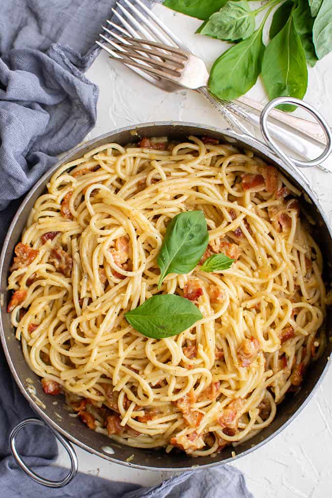 carbonara dans la poêle