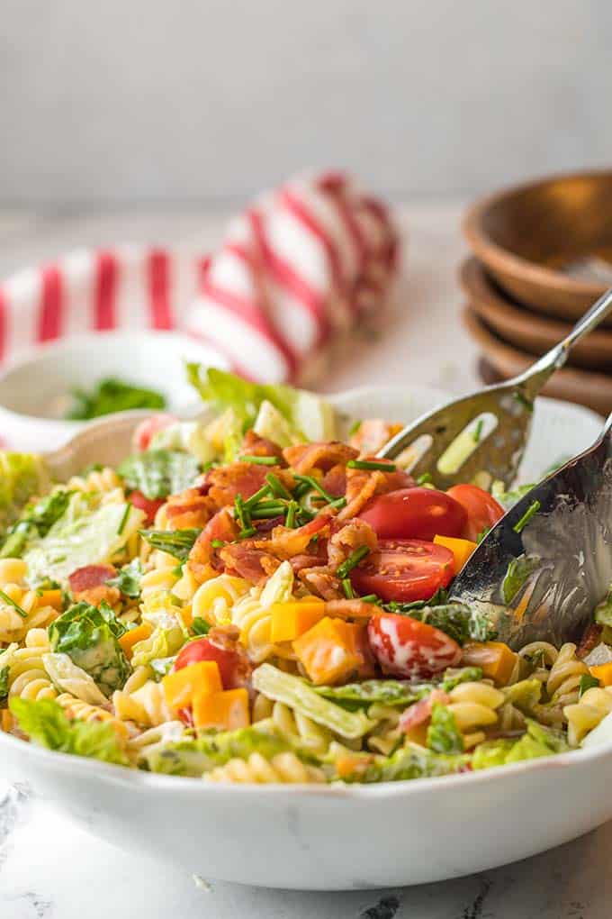 blt pasta salad in bowl