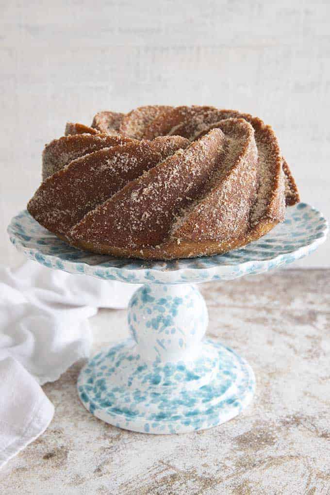 So pleased with how this came out of the Bundt pan! : r/Baking