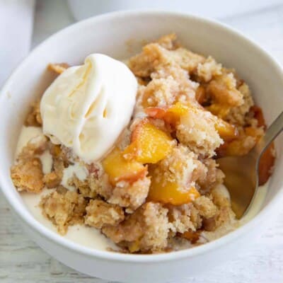 Best Peach Cobbler - The Salty Marshmallow