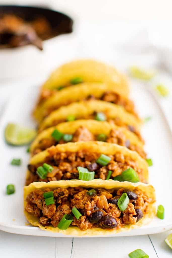 viande de taco de dinde dans des coquilles de taco