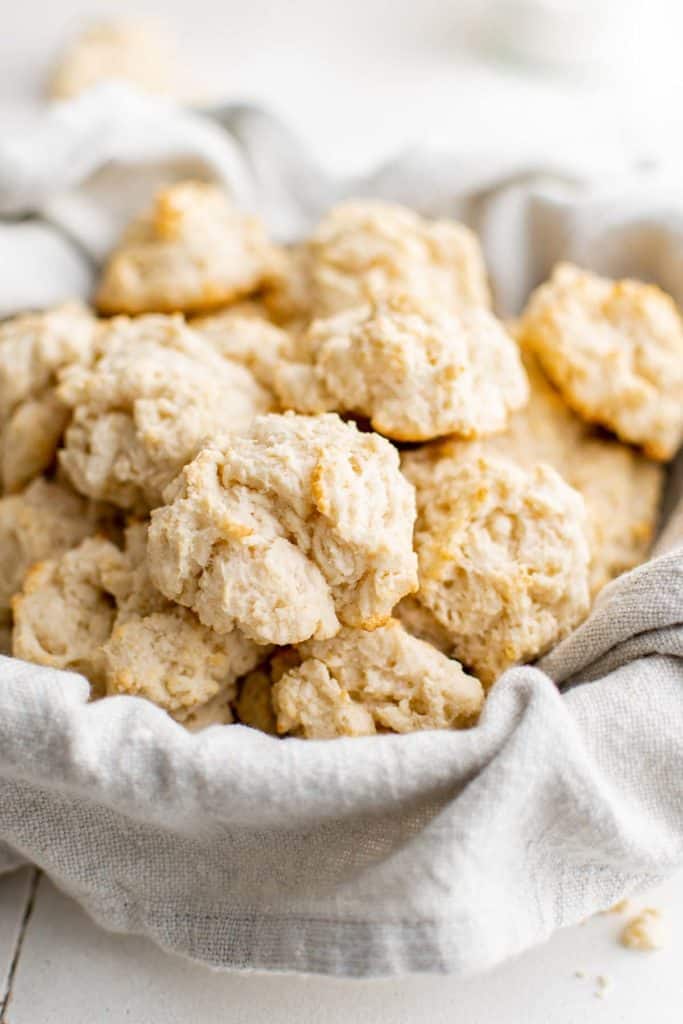 déposer des biscuits