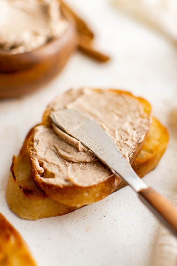 beurre à la cannelle sur toast