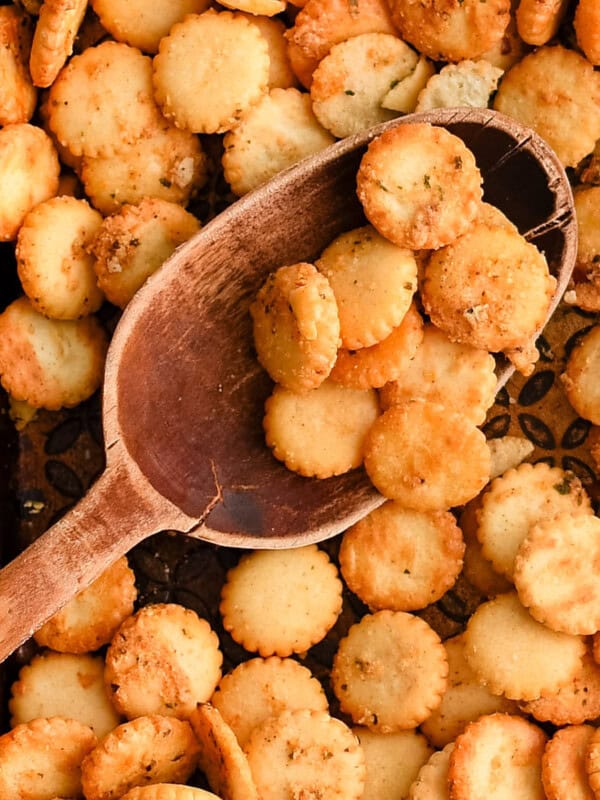 baked oyster crackers with seasoning