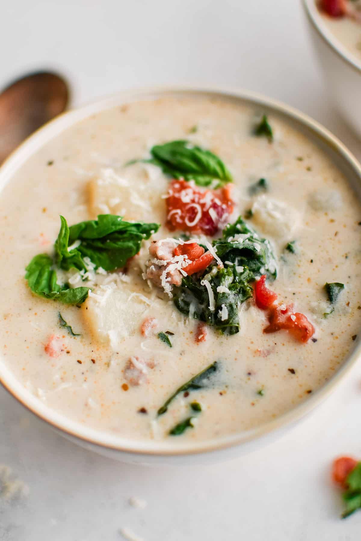 zuppa toscana in a soup bowl