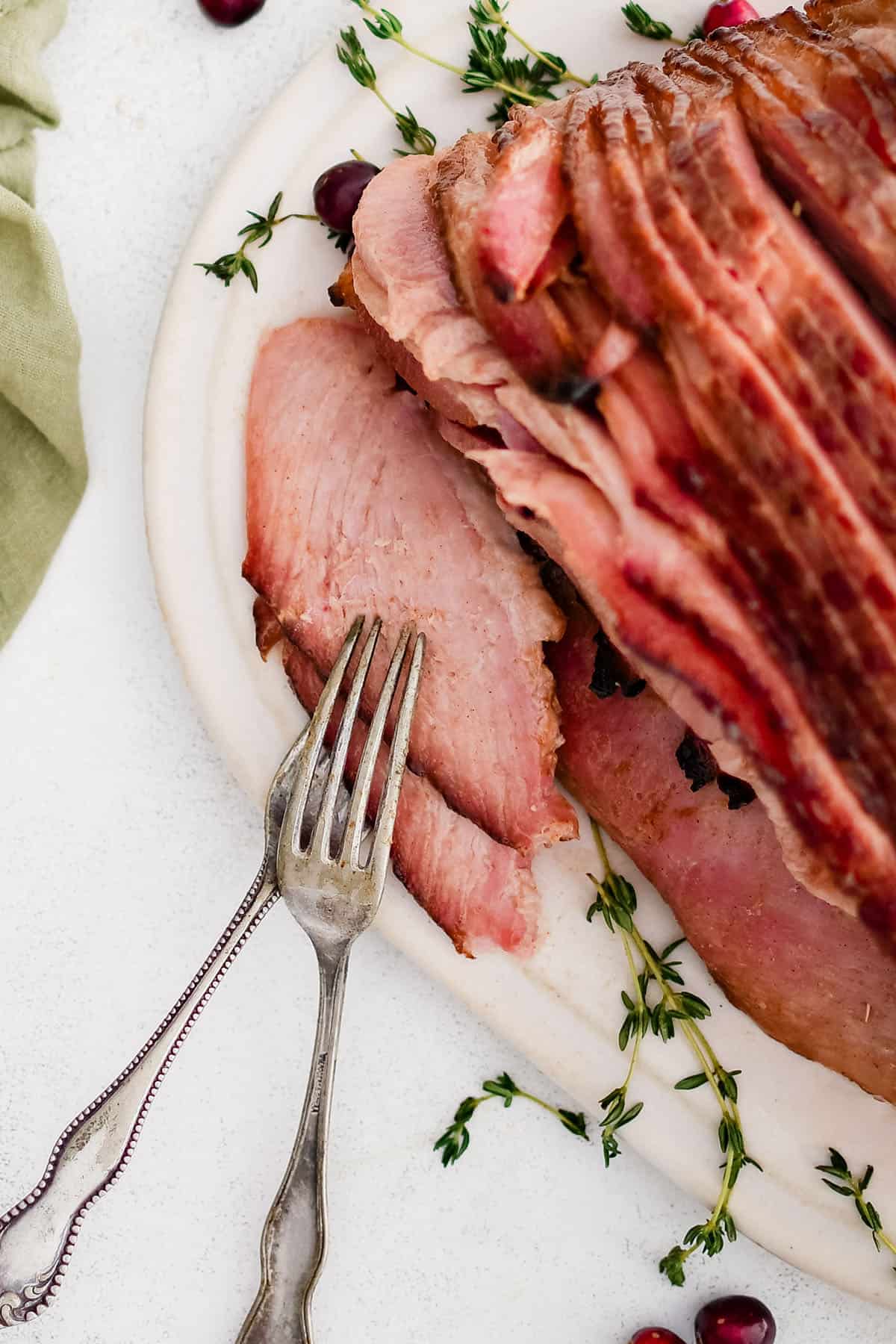 photo of sliced spiral ham on a plate