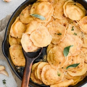 garlic ravioli with brown butter sauce