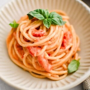photo of tomato garlic pasta in a bowl