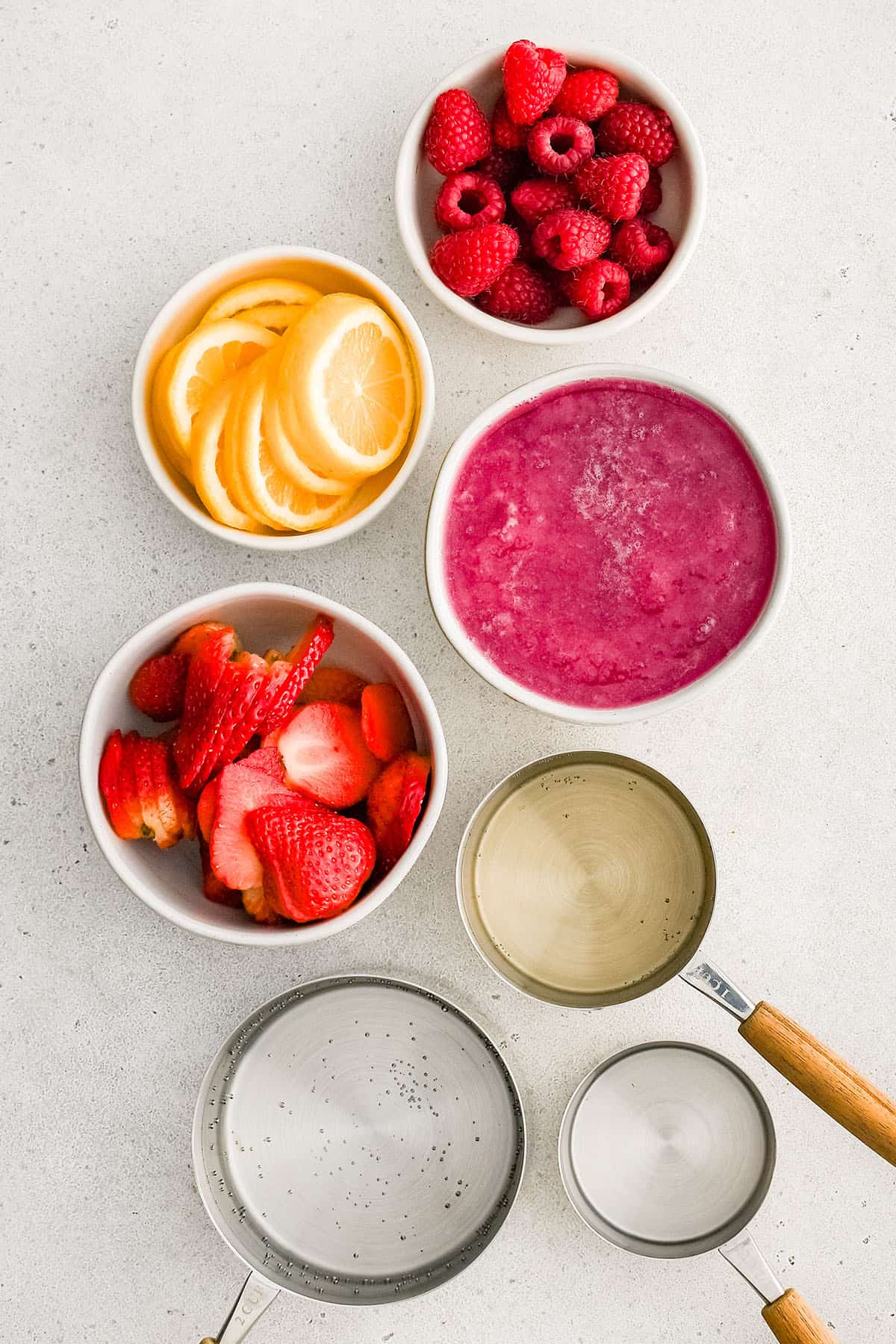 ingrediens used in making pink lemonade sangria