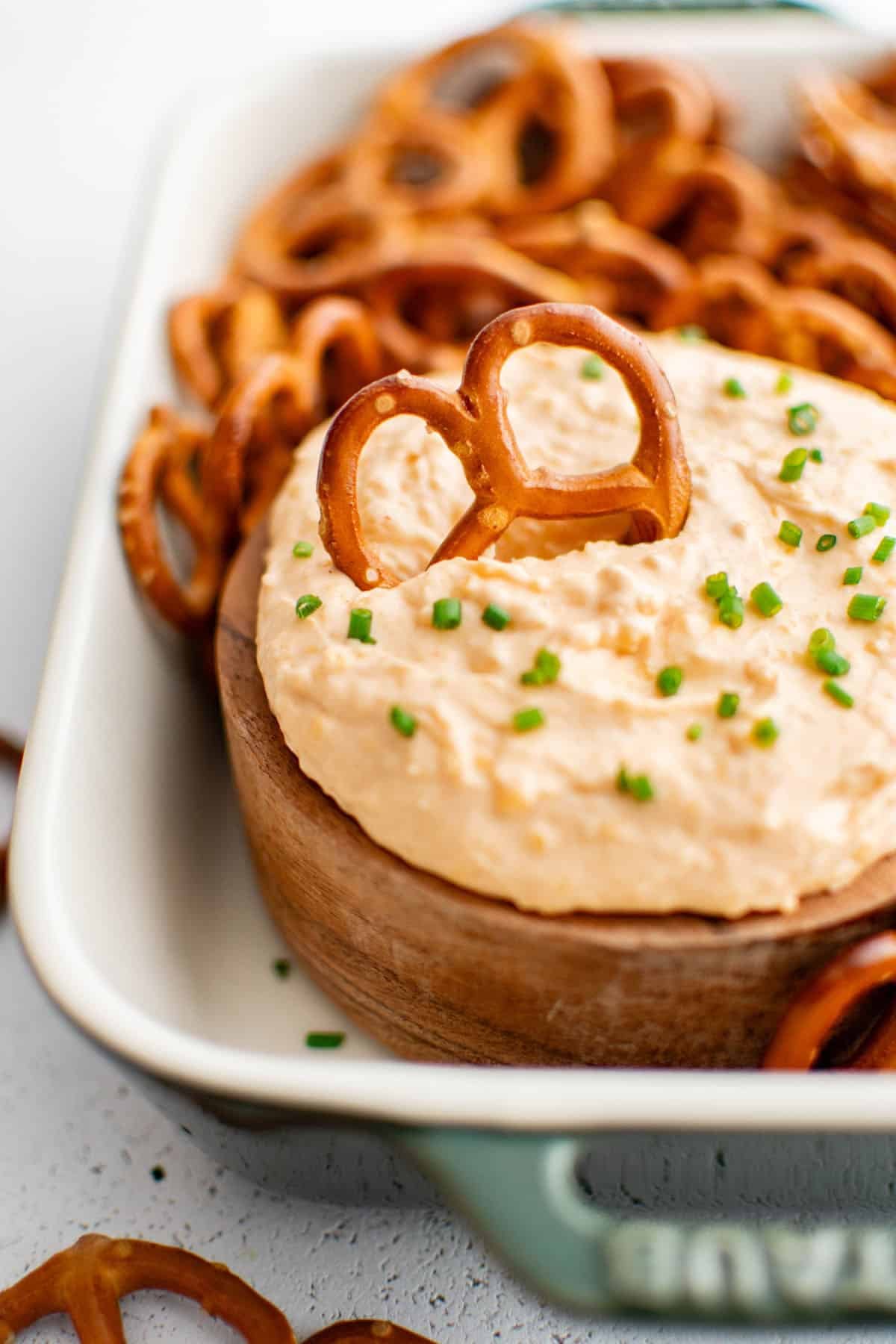 pub cheese pretzel dip